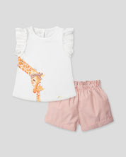 Conjunto blusa blanca con estampado de jirafas y short de líneas naranja para bebé niña