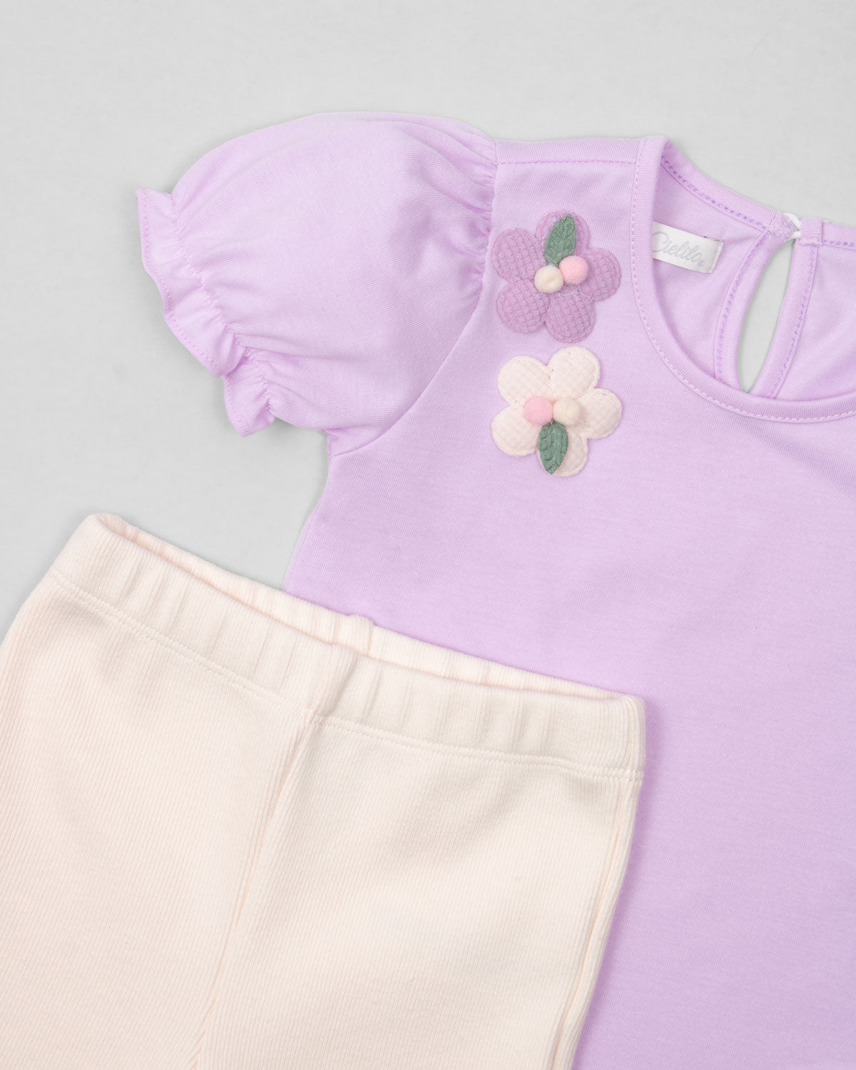 Conjunto camiseta lila con florecitas y leggins en rib para bebé niña