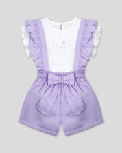 Conjunto blusa blanca con bordado, mangas con boleros y short lila con tirantes para niña