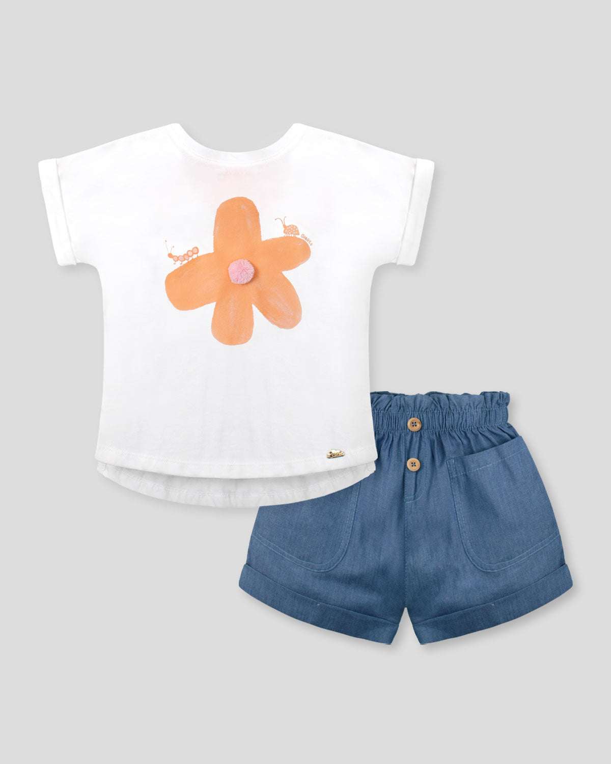 Conjunto camiseta con estampado de flor y short chambray para niña