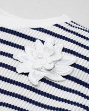 Blusa blanca de rayas azul navy sin mangas para niña