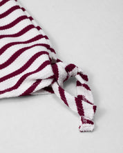 Camiseta blanca de rayas rojas con nudo para niña