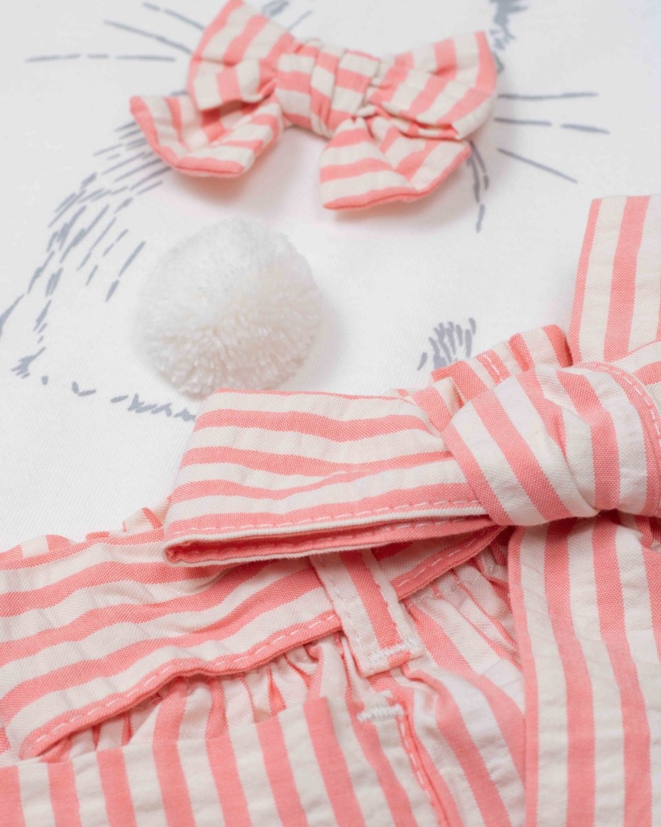 Conjunto blusa blanca con aplique de moño y short de líneas rosadas para niña - Cielito