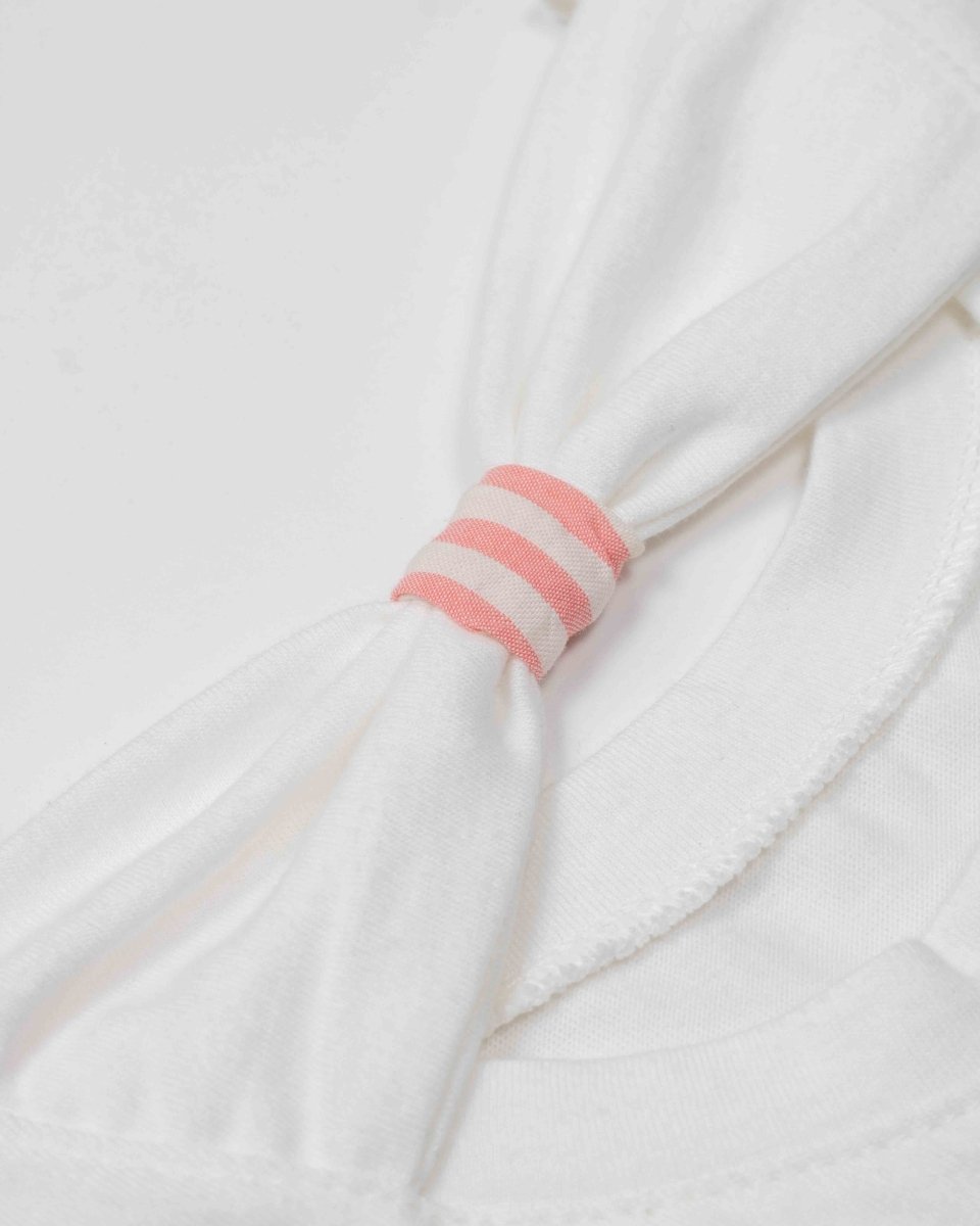 Conjunto blusa blanca con aplique de moño y short de líneas rosadas para niña - Cielito