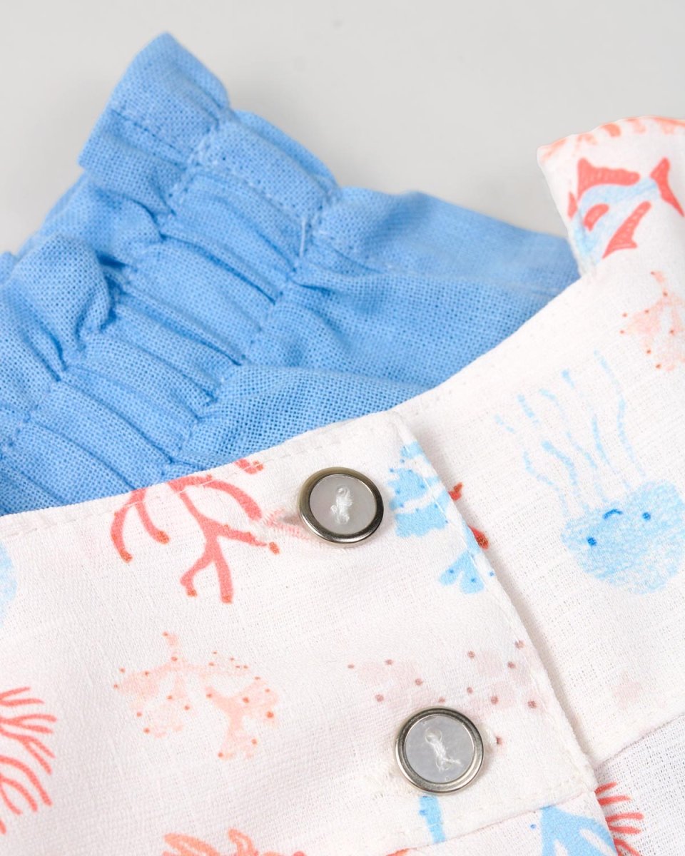 Conjunto blusa con print, manga con detalle de encaje y short azul para bebé niña - Cielito