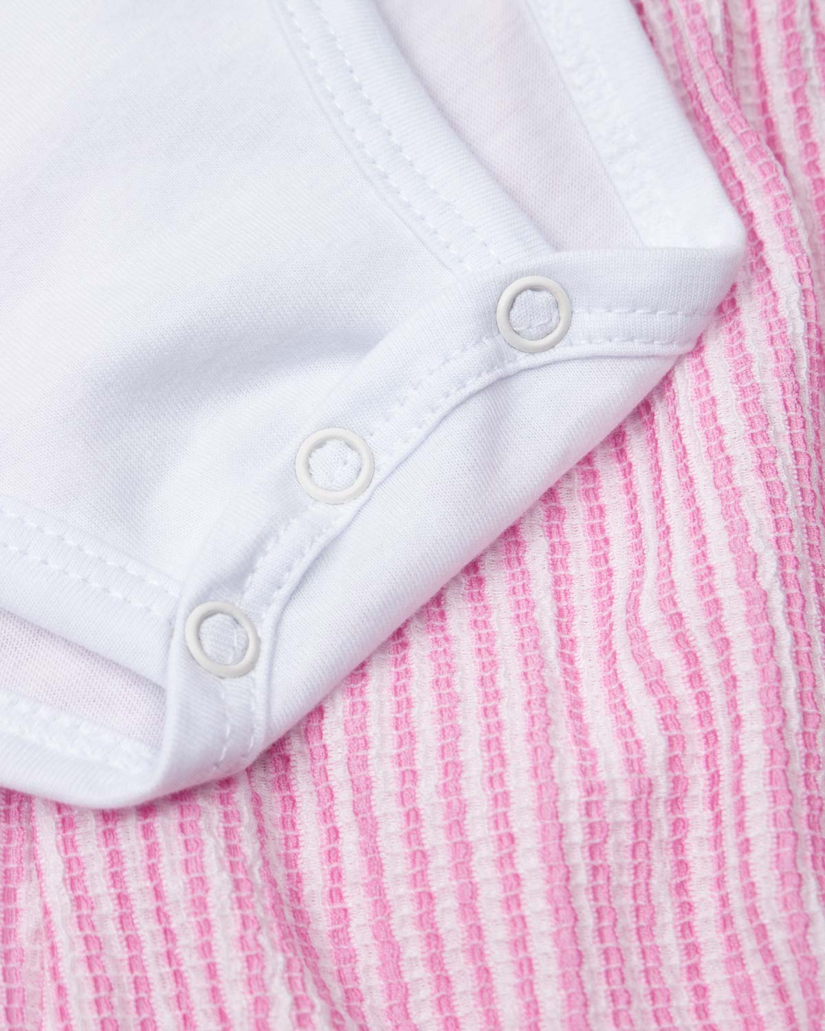 Conjunto blusa y short de rayas rosas para bebé niña