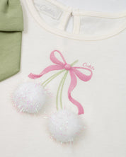 Conjunto blusa blanca con estampado, moño y short verde para niña