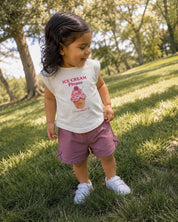 Conjunto camiseta blanca estampada "Ice Cream" y short rosa empolvado para bebé niña