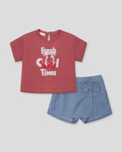 Conjunto camiseta roja con estampado Fresh Cool y falda short azul para bebé niña