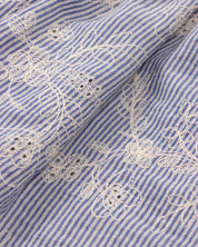 Vestido de rayas azul en tela hoja rota con moño en hombro para bebé niña