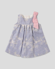 Vestido de rayas azul en tela hoja rota con moño en hombro para bebé niña