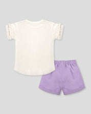 Conjunto camiseta con aplique de flor y short lila para niña