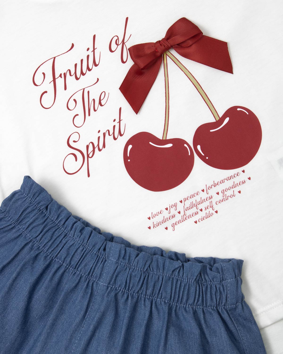 Conjunto camiseta estampada cherry y short azul para niña