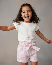 Conjunto blusa blanca de conejito y short de líneas rosas con cinturón para niña