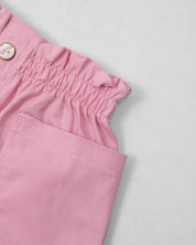 Conjunto de blusa blanca brillante de tiras en boleros y short para niña