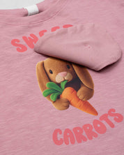 Conjunto blusa rosa con estampado de conejo y short azul para niña