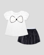 Conjunto blusa blanca con moño y falda negra plisada brillante para niña