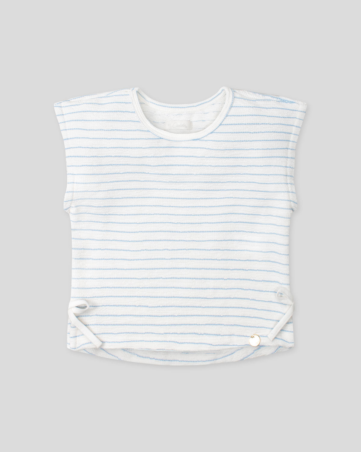Blusa blanca de rayas azules sin mangas para niña