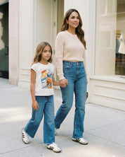 Blusa blanca manga sisa con estampado para niña