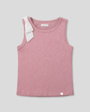 Camiseta manga sisa rosada con moño blanco en hombro para niña