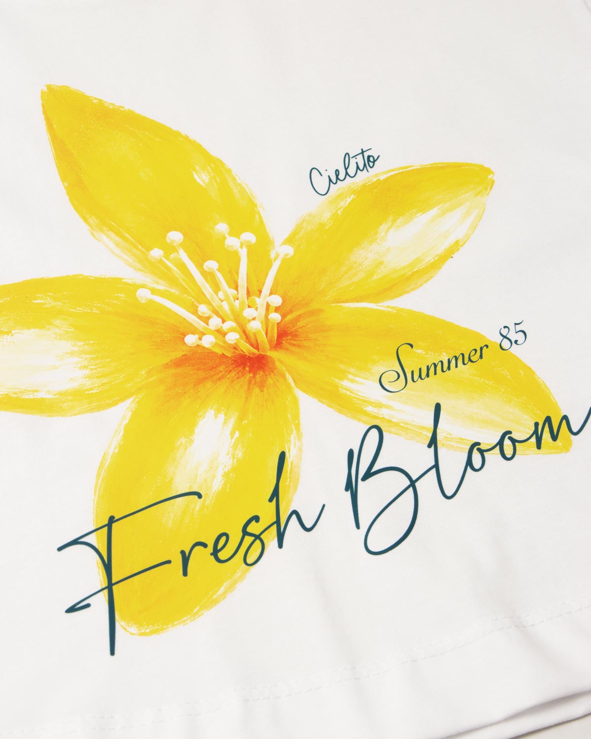 Camiseta blanca con estampado de flor "Fresh Bloom" para niña