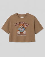 Camiseta café con estampado de osito "California" para niña