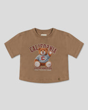 Camiseta café con estampado de osito '"California" para niña