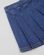 Falda short con pliegues para niña