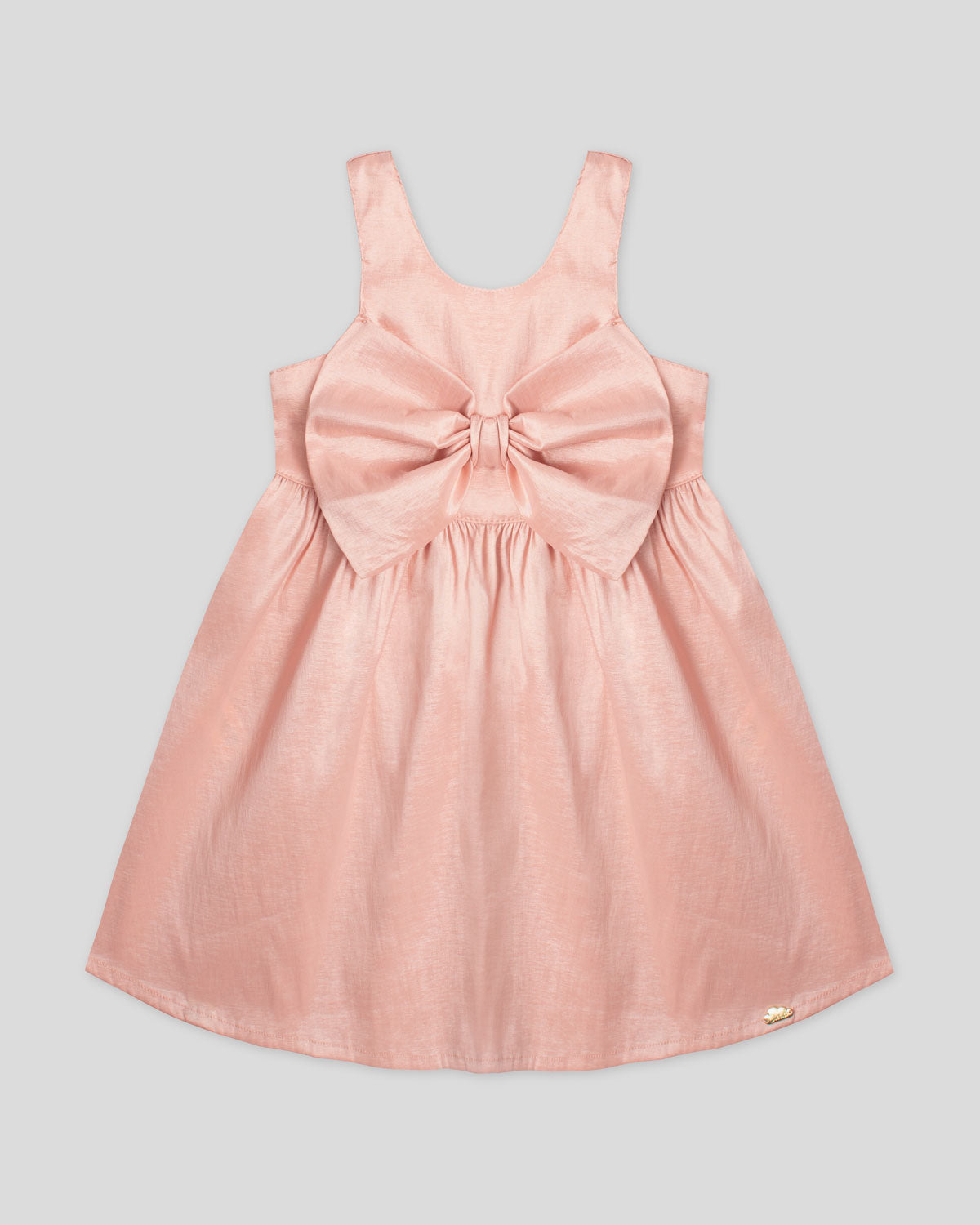 Vestido rosa con detalle de moño y botonadura en espalda para niña