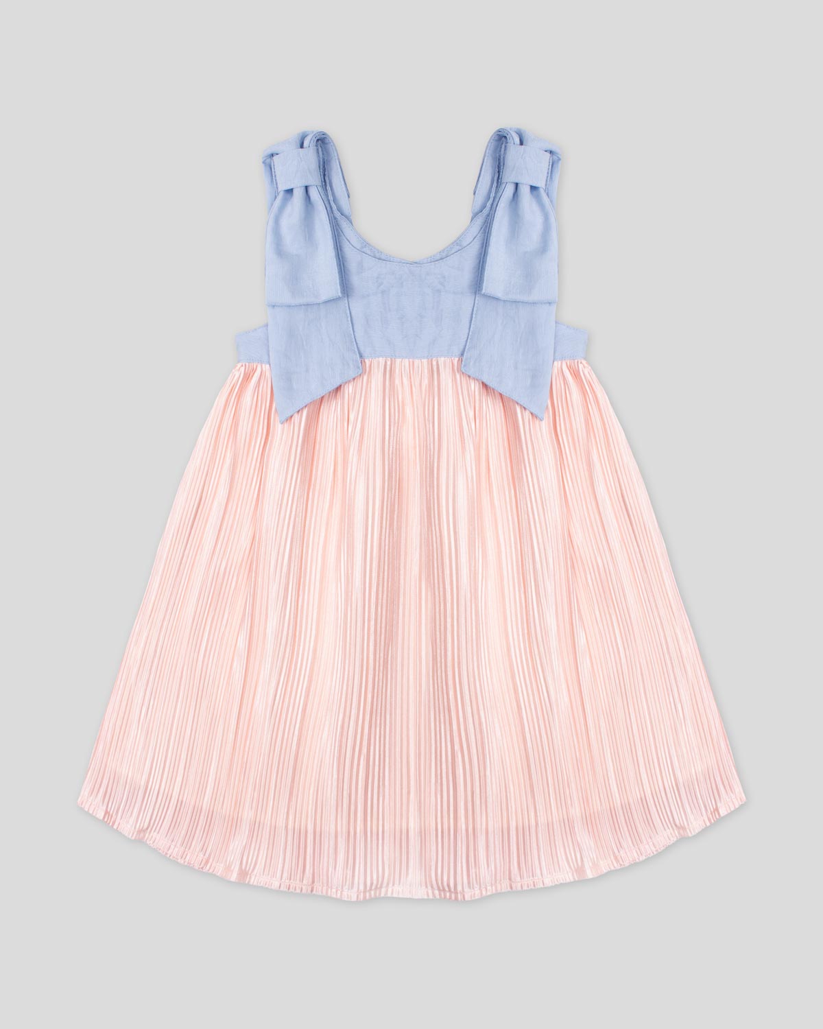 Vestido de tiras con moños en tencel y plisado rosado para niña