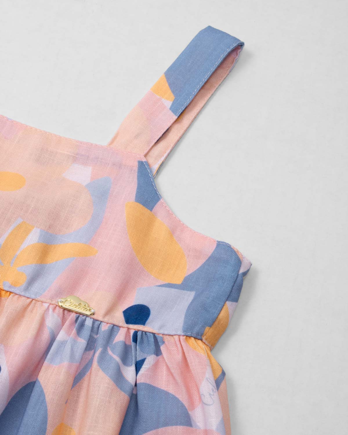 Vestido estampado con moño azul en espalda para niña