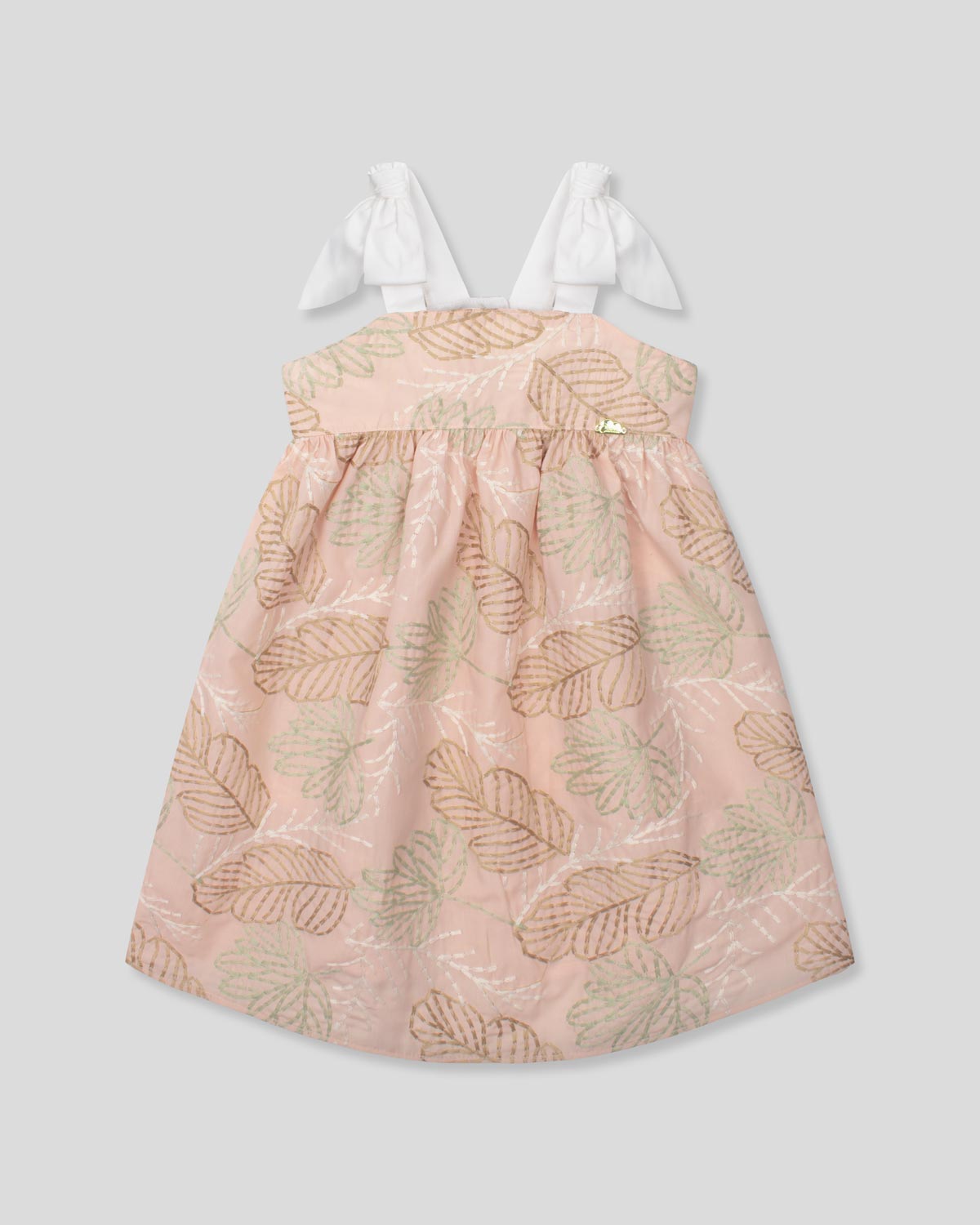 Vestido café con bordado de hojas y tiras blancas con moño para niña