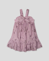 Vestido de tiras lila con tela bordada de flores y moño para niña
