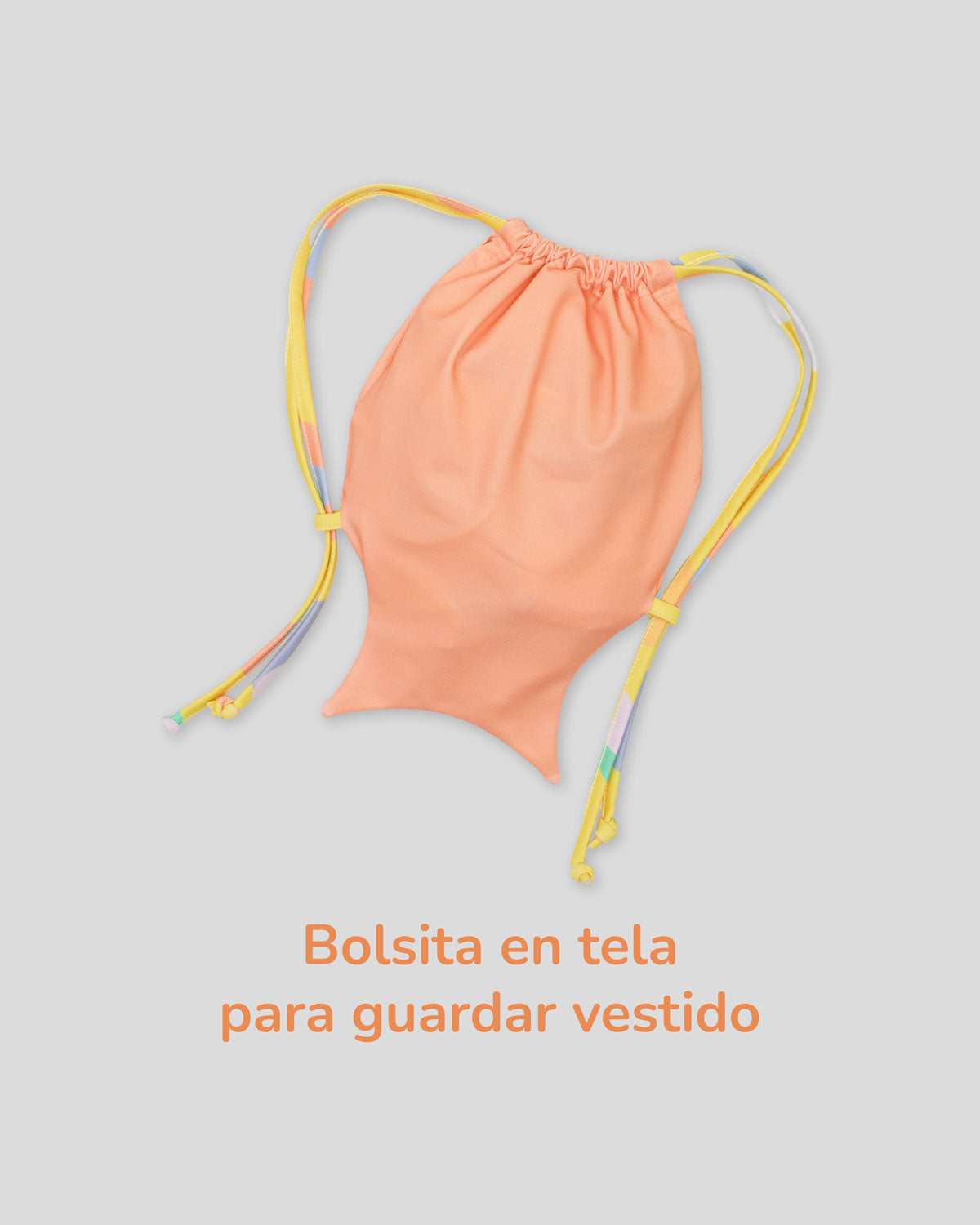 Vestido de baño estampado de dos piezas con bolsita en tela para niña