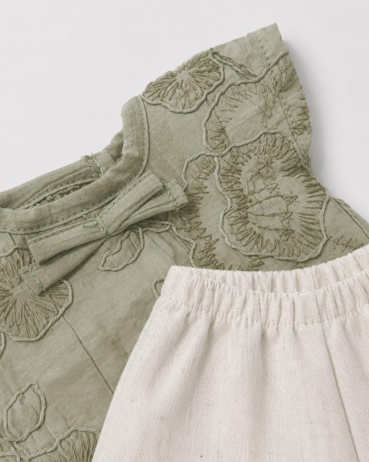 Conjunto verde y short para peluche