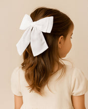 Moño blanco con pinza para niña