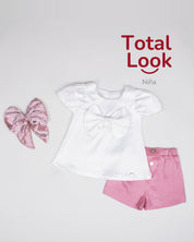 Total look con conjunto y moño pinza rosa para niña