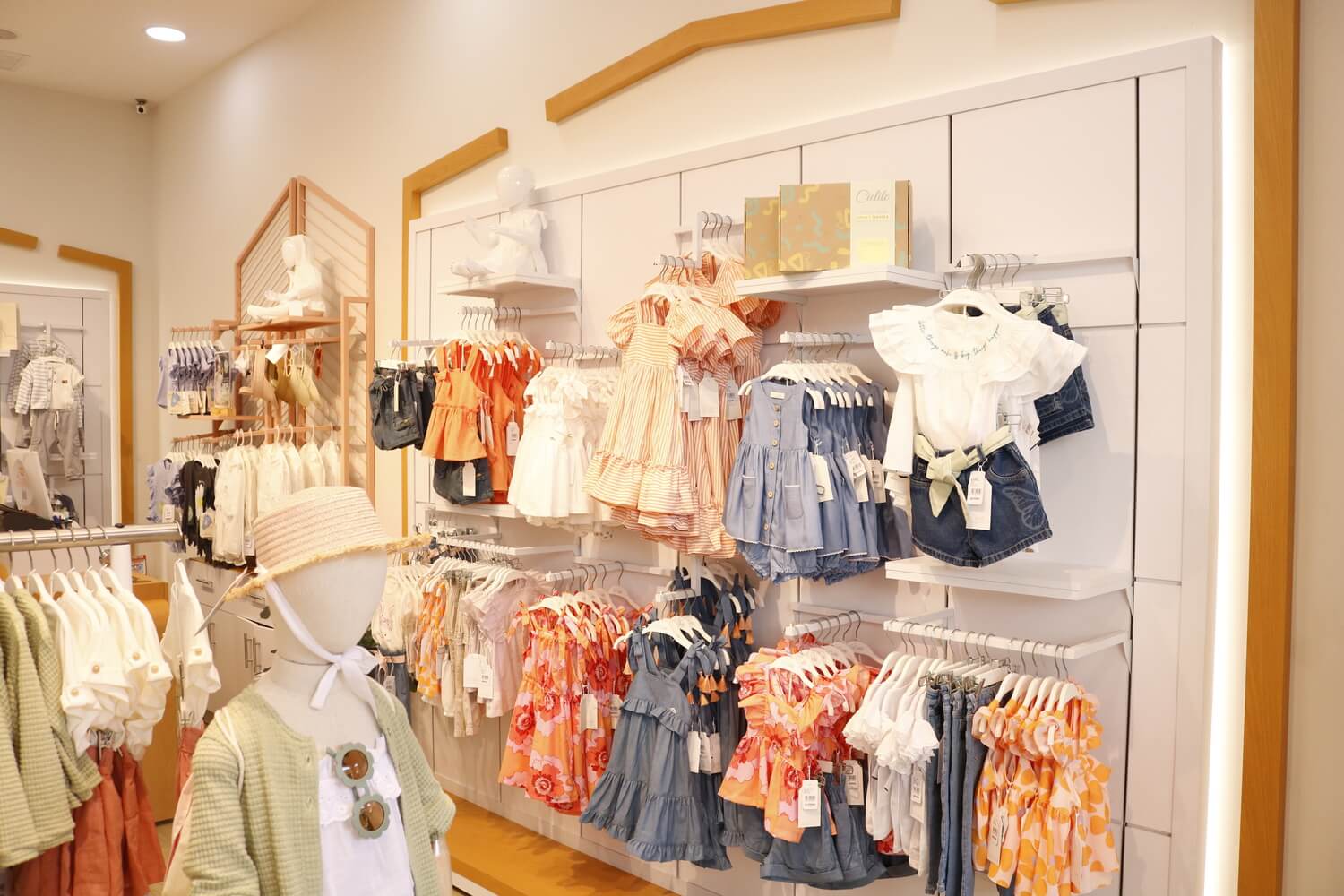 Tiendas de ropa de vestir para niños sale