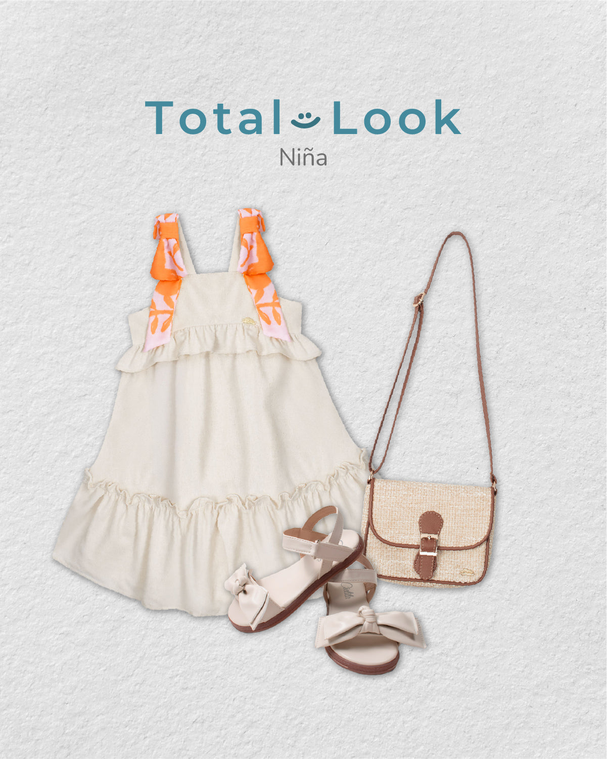 Total look con bolso, vestido y sandalias para niña.