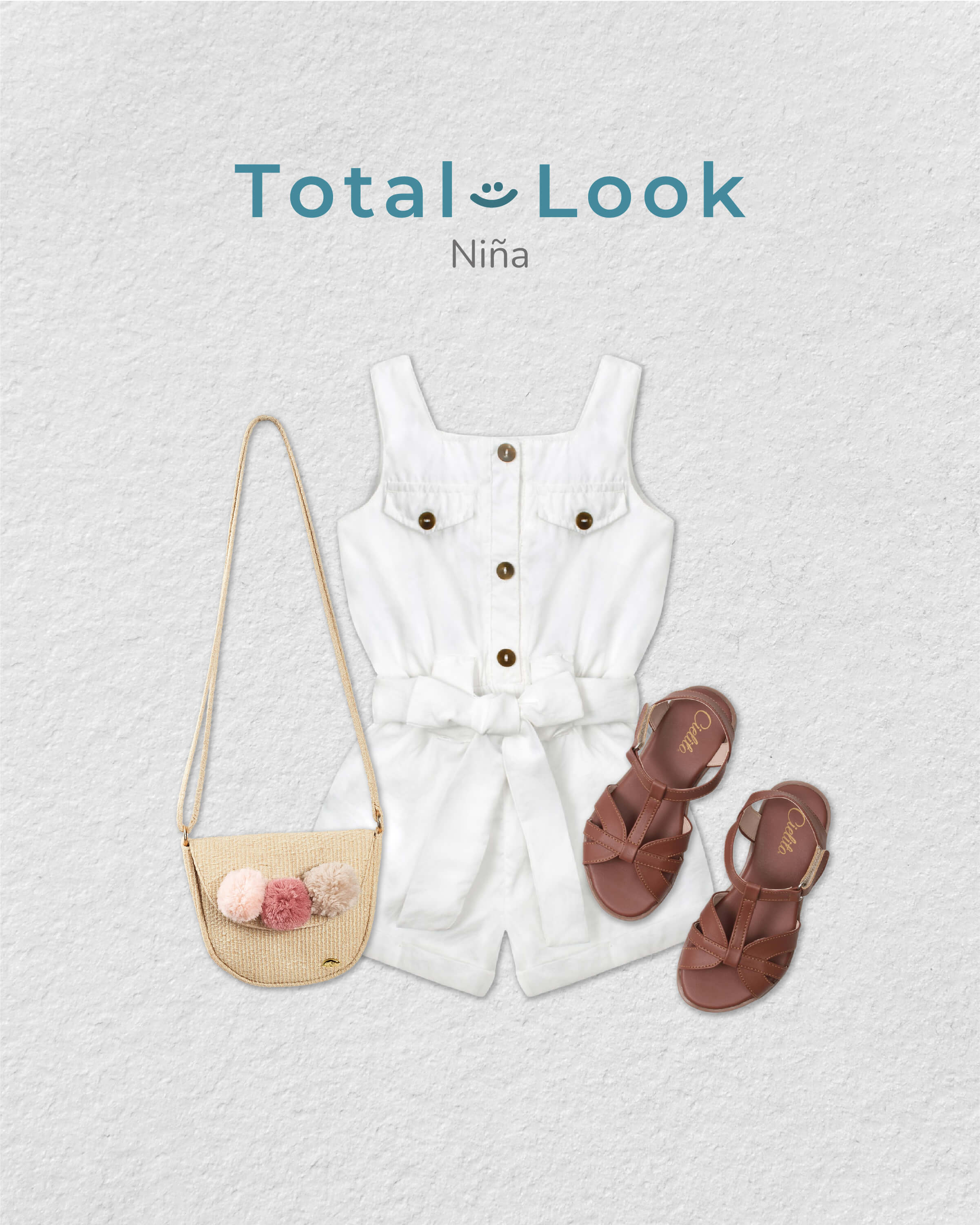 Total look de enterizo blanco, sandalias y bolsos para niña.