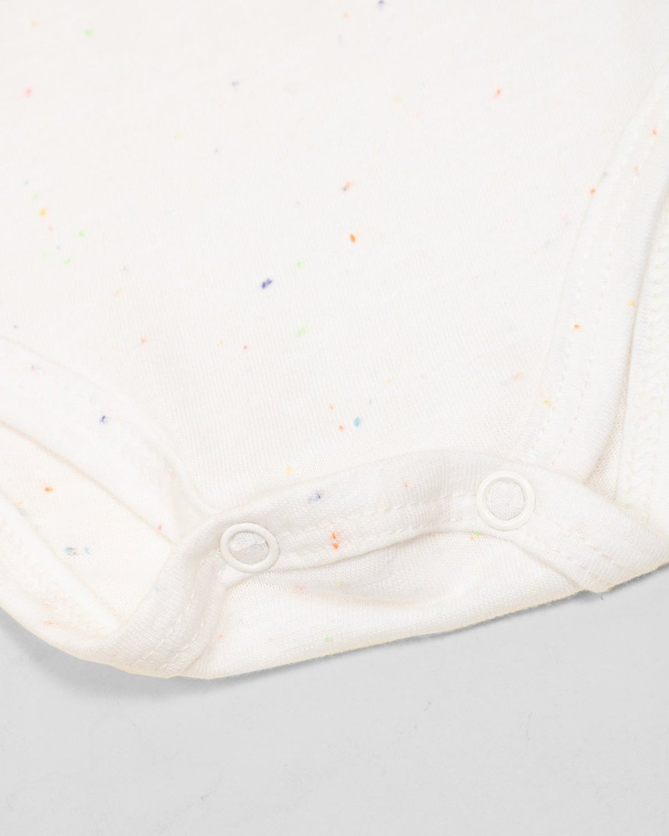 Body blanco con boleros, bordado gris y puntos de colores para bebé niña - Cielito