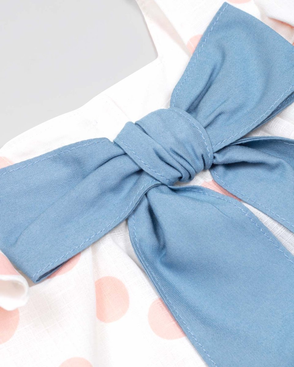 Conjunto blusa blanca con lunares salmón, moño y leggins azul para bebé niña - Cielito