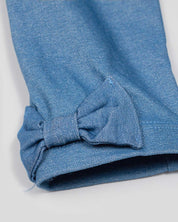 Conjunto blusa blanca con lunares salmón, moño y leggins azul para bebé niña - Cielito