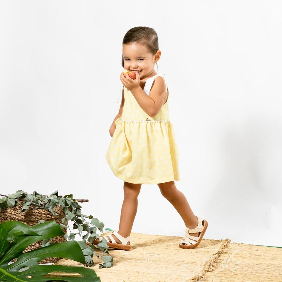 Vestido body amarillo de tiras con lunares blancos para bebé niña - Cielito
