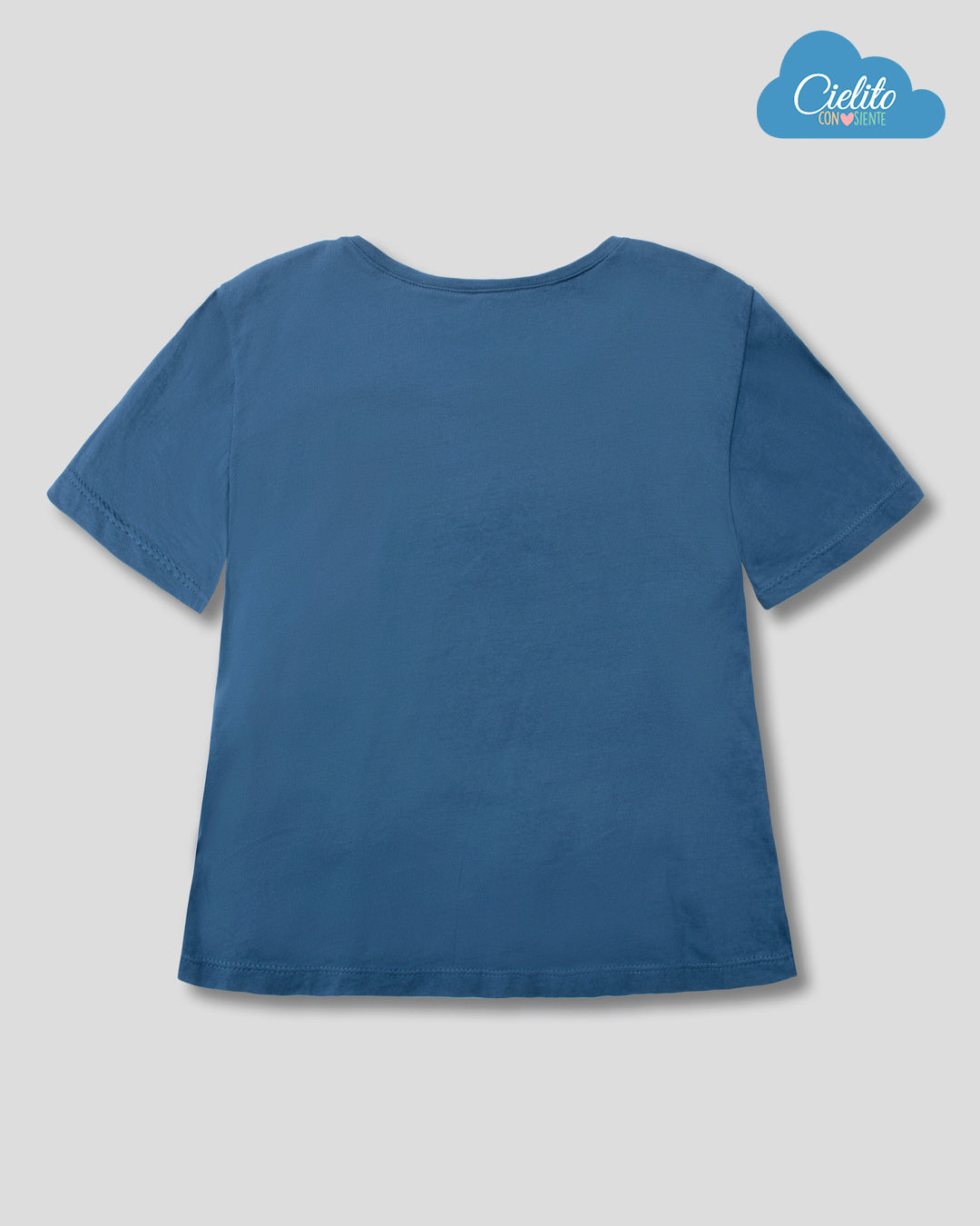 Camiseta azul con bordado¨amazonas¨ y bolero cruzado para niña